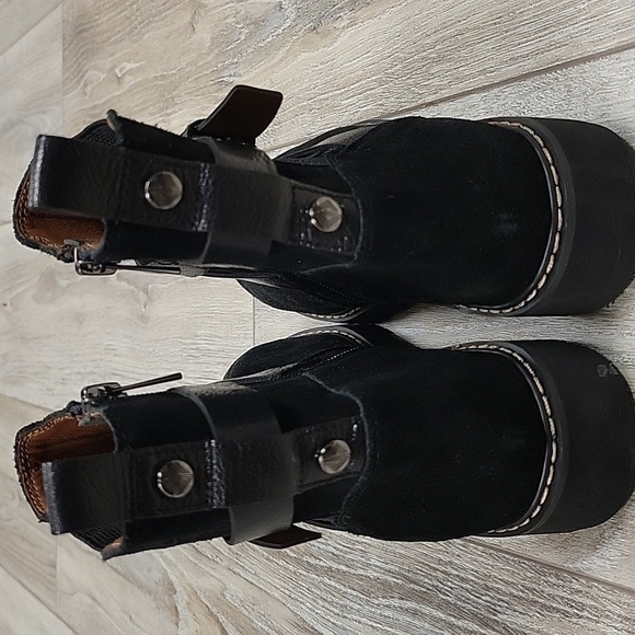 Donald Pliner Size 5 Captain Black Suede Bootie NWOT - Picture 7 of 9